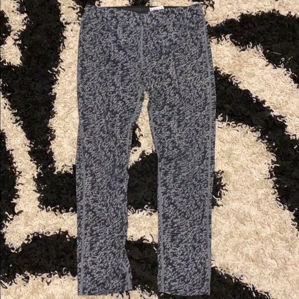 grey athletic leggings